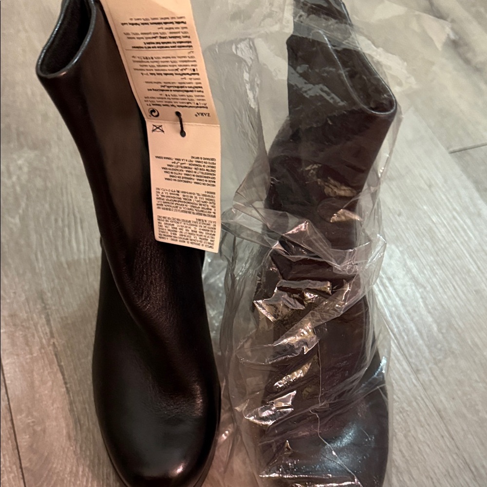 Zara Elegant Black Heeled Boots - Picture 3 of 4